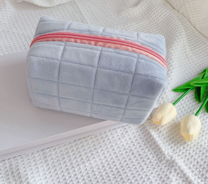 Large Capacity Pink Checkered Makeup Bag for Travel