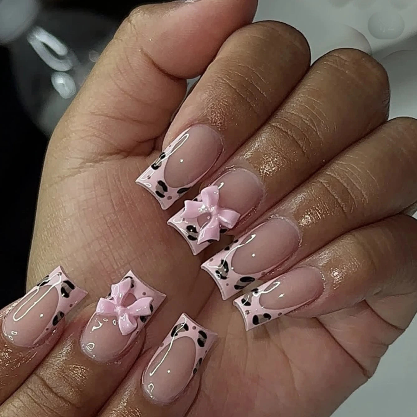 24PCS- Coffin nail plate, 3D 3D pink bow, pink flower pattern decoration, rhinestone setting, suitable for fashionable girls